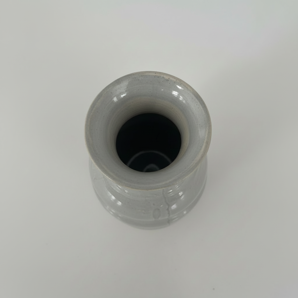 Grey Vase – Top Down